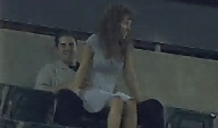 वे केवल एक वेब कैमरा के सामने एक कुर्सी गुजराती मूवी सेक्सी पर एक सफेद जैकेट में एक युवा लड़की के साथ चुने गए हैं